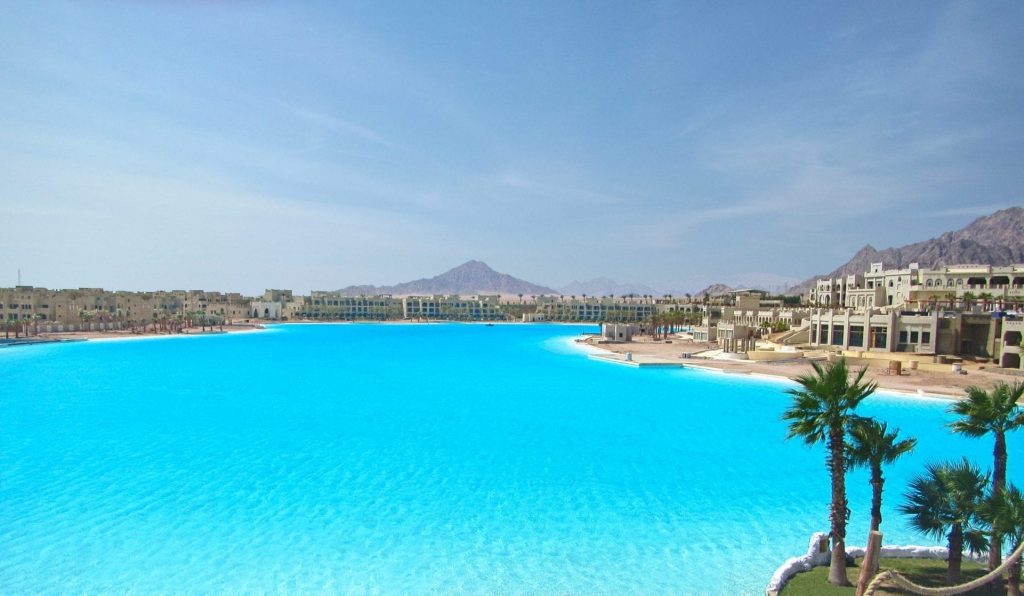5-largest-swimming-pools-in-world